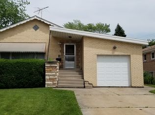 7931 Central Ave, Burbank, IL 60459