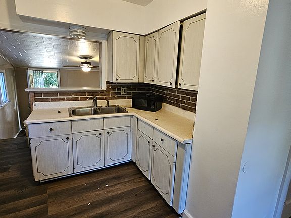 2nd image of 3921 Potomac Ave