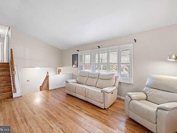 4th image of 2111 Westminster Dr