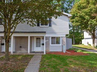 41294 N Woodbury Green Dr #117, Belleville, MI 48111