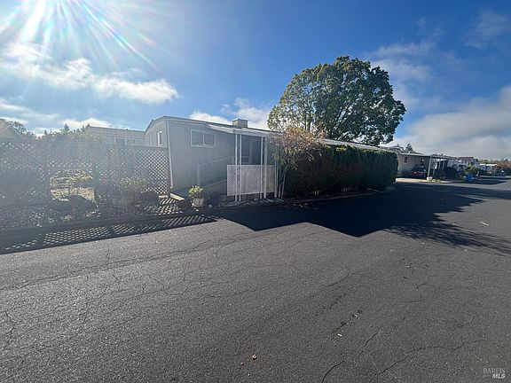 3rd image of 52 Somerset Drive