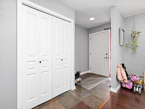 5th image of 11630 167b Ave NW