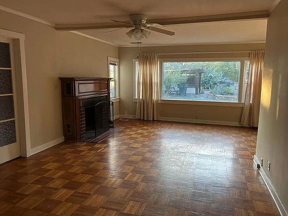 2nd image of 296 N Oak Ave