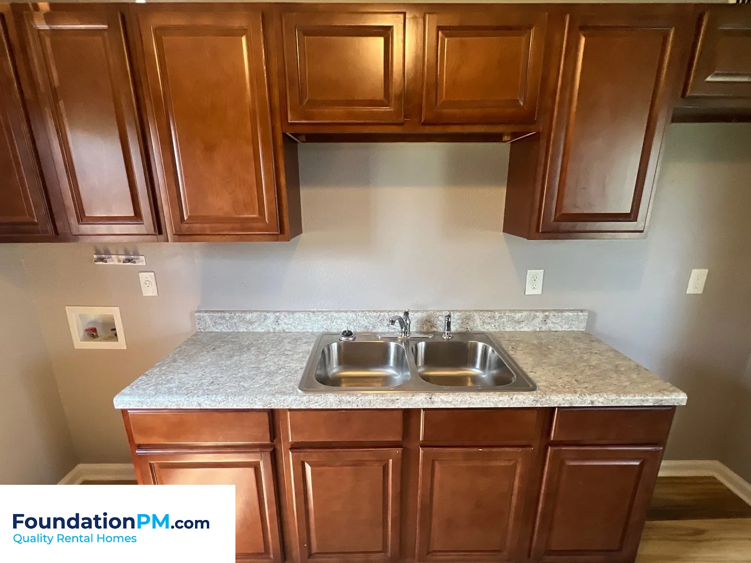 872 Western Park Drive - 1 — Photo 3