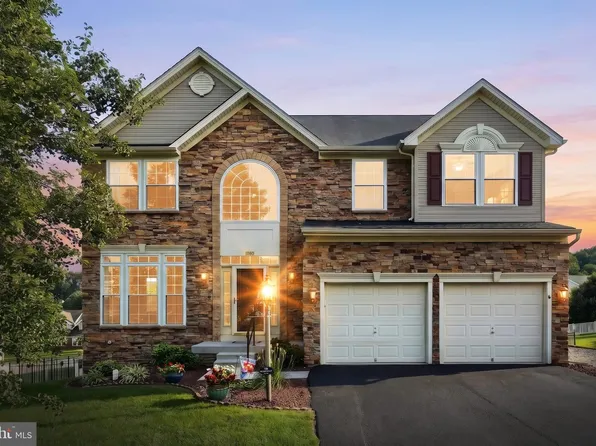 1160 Cranberry Ln W, York, PA 17402
