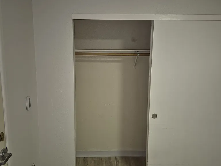 10931 NE Glisan St #31 — Photo 4