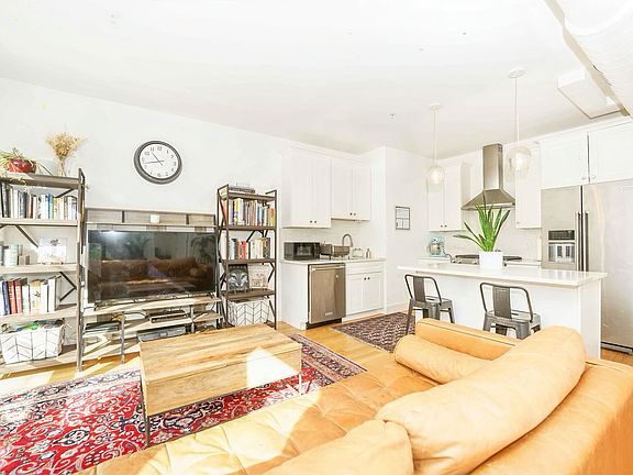 4th image of 414 1st St #2