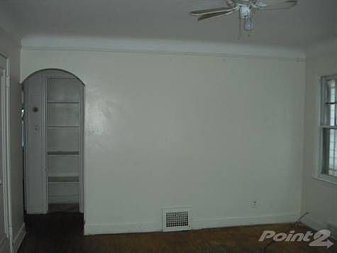 3rd image of 9937 Grandmont Ave