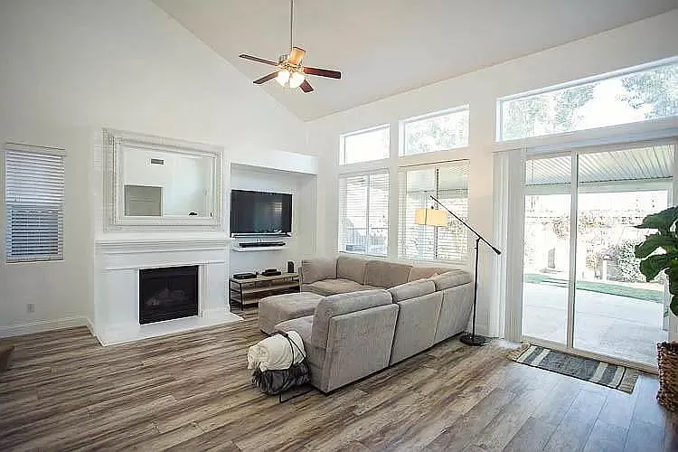 3216 N Fulgham Ct — Photo 3