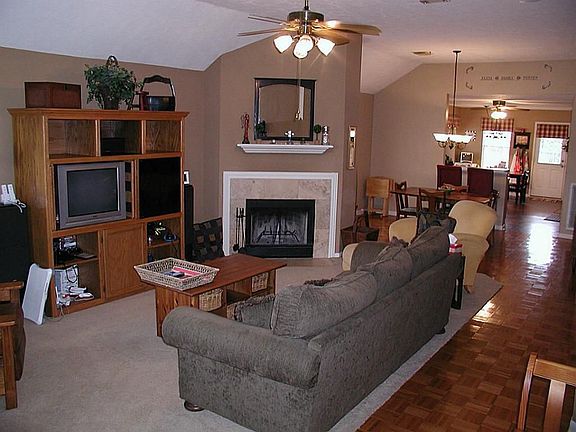 3rd image of 2430 Townhall Ln