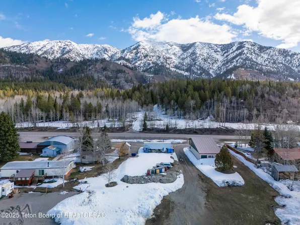 15 Us Highway 26, Alpine, WY 83128