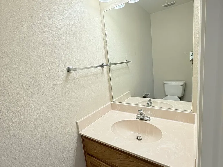 637 Copenhavr St — Photo 8