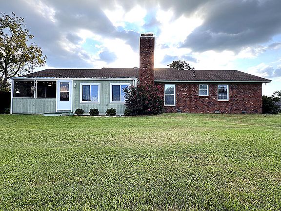 3rd image of 1074 Jacob Hall Rd