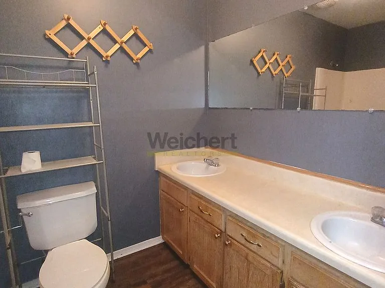 703 N 10th Ave — Photo 7