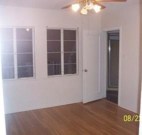 4th image of 2504 N Vagedes Ave