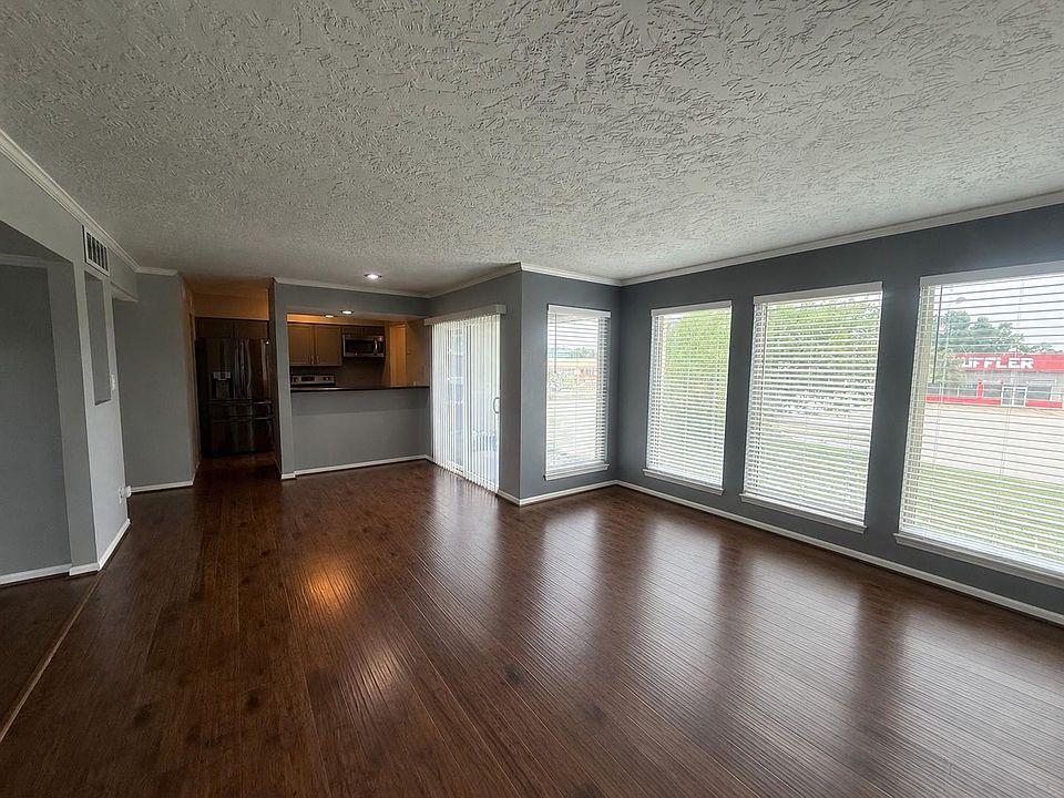 1st image of 3919 Fairmont Pkwy APT 128