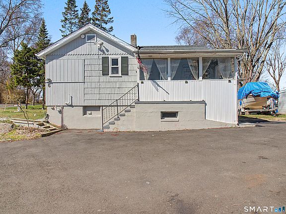 3rd image of 6 Windy Hill Road