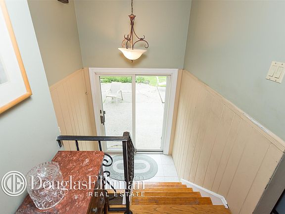 5th image of 11 Frazer Ct
