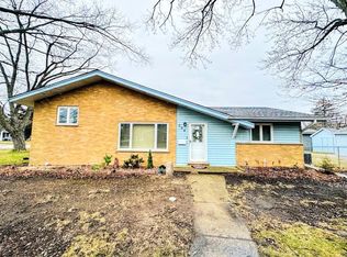 504 White Oak Dr, Roselle, IL 60172