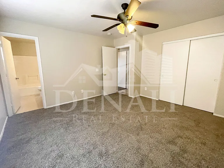 8930 W Catalina Dr — Photo 15