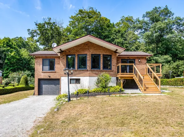 26 Glen Cedar Dr, Tiny, ON L9M 0H8