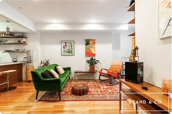 Rented by Grand & Co. | media 28
