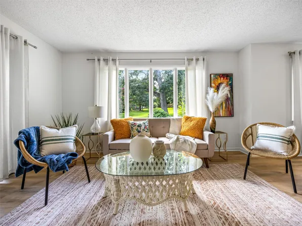 211 Crowfields Dr, Asheville, NC 28803