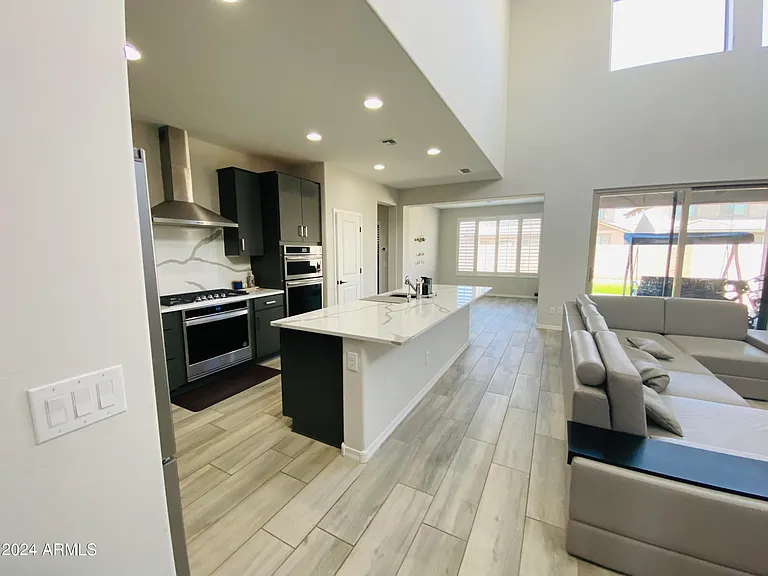 8928 W Missouri Ave — Photo 17
