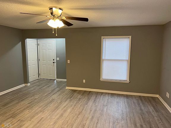 5th image of 8 Sagebrush Apts