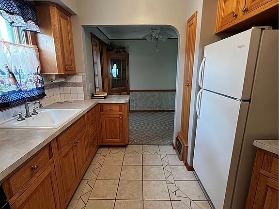 3rd image of 13009 Darlington Ave