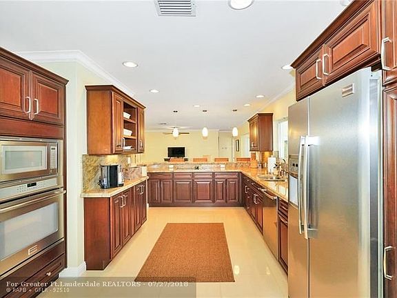 5th image of 5851 NE 20th Ave