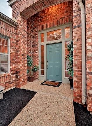 Inviting front entry to the home.