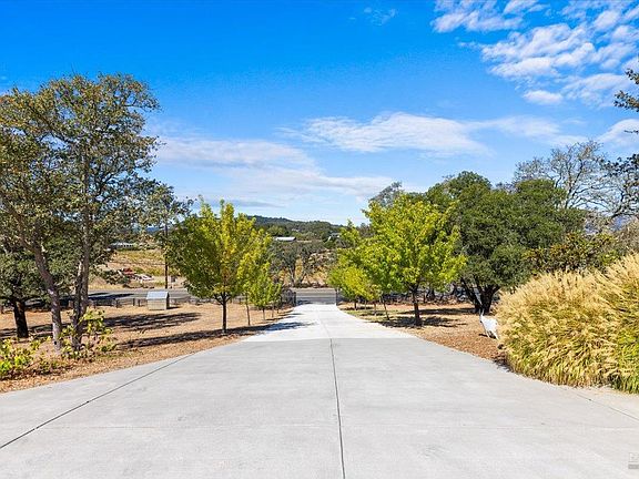 3rd image of 434 Alexander Valley Road
