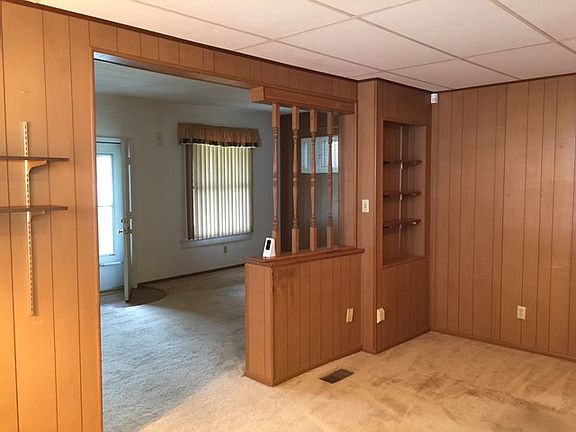 3rd image of 1039 Kinneys Ln
