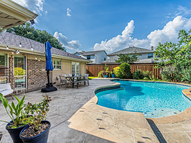 6935 Kingshollow Dr — Photo 41