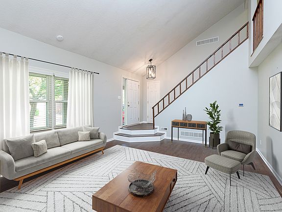 5th image of 7533 Castleton Farms West Dr #119