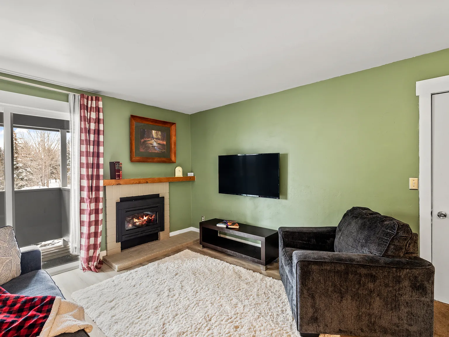 1 bed, 565 sqft, $2,400 — Photo 3