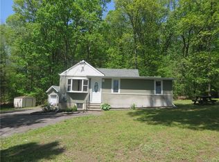35 Purse Ln, Hopewell Junction, NY 12533