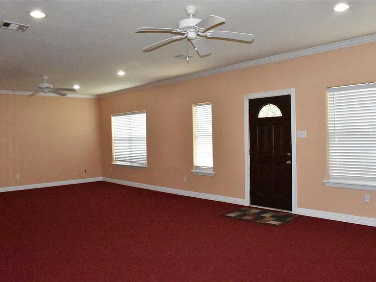 8535 Parkette Dr — Photo 9