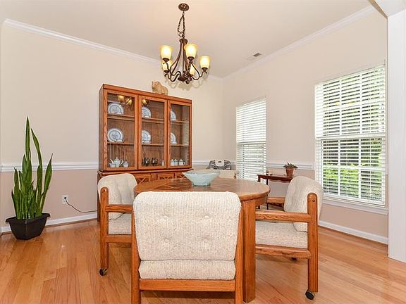 4th image of 244 Horizon Cir
