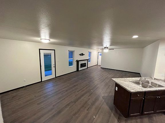 5th image of 305 Post Oak Dr #A