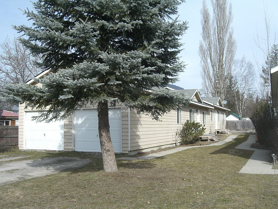2nd image of 1216 And 1218 Larch Street