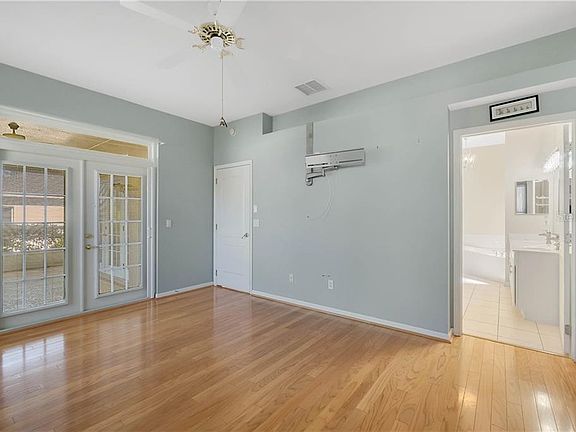 3rd image of 3560 Chapel Hill Blvd