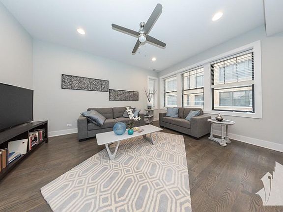 3rd image of 2629 N Rockwell St #1