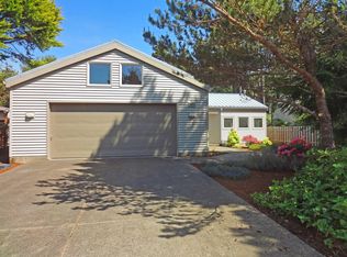 5470 Hacienda Ave, Lincoln City, OR 97367