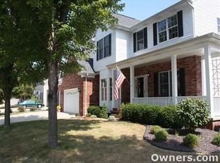 108 Manor Hill Dr, Chatham, IL 62629