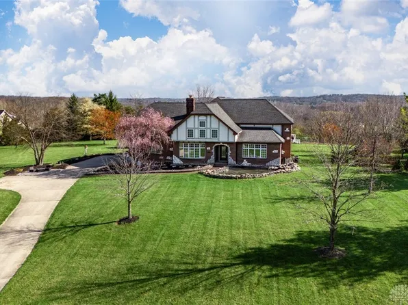 1704 River Ridge Dr, Spring Valley, OH 45370