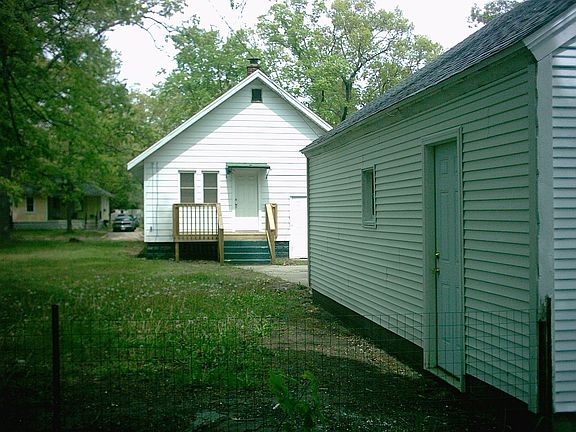 2nd image of 2931 Mason Blvd