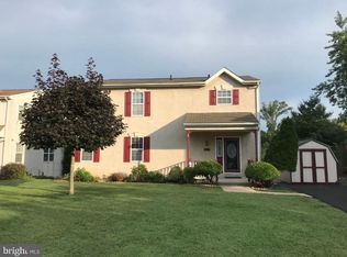 1104 Green Ln, Secane, PA 19018