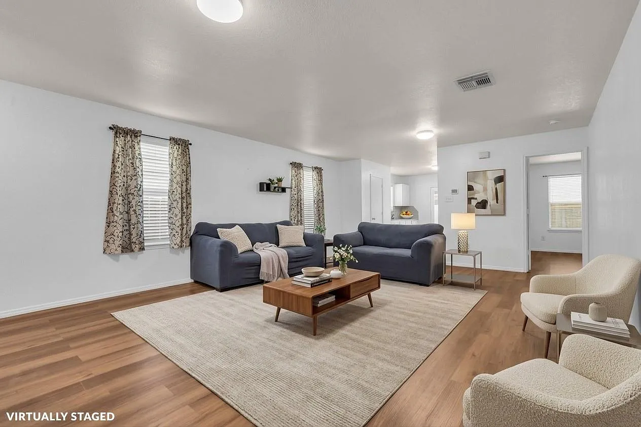3 bed, 2.0 bath, 1390 sqft, $1,800 — Photo 3